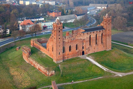 Lotnicze, PL, kujawsko-pomorskie. Ruiny gotyckiego zamku krzyzackiego w Radzyniu Chelminskim.